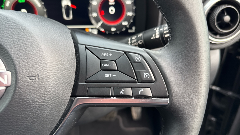 Nissan Juke 1.6 Hybrid N-Connecta 5dr Auto Hybrid Hatchback